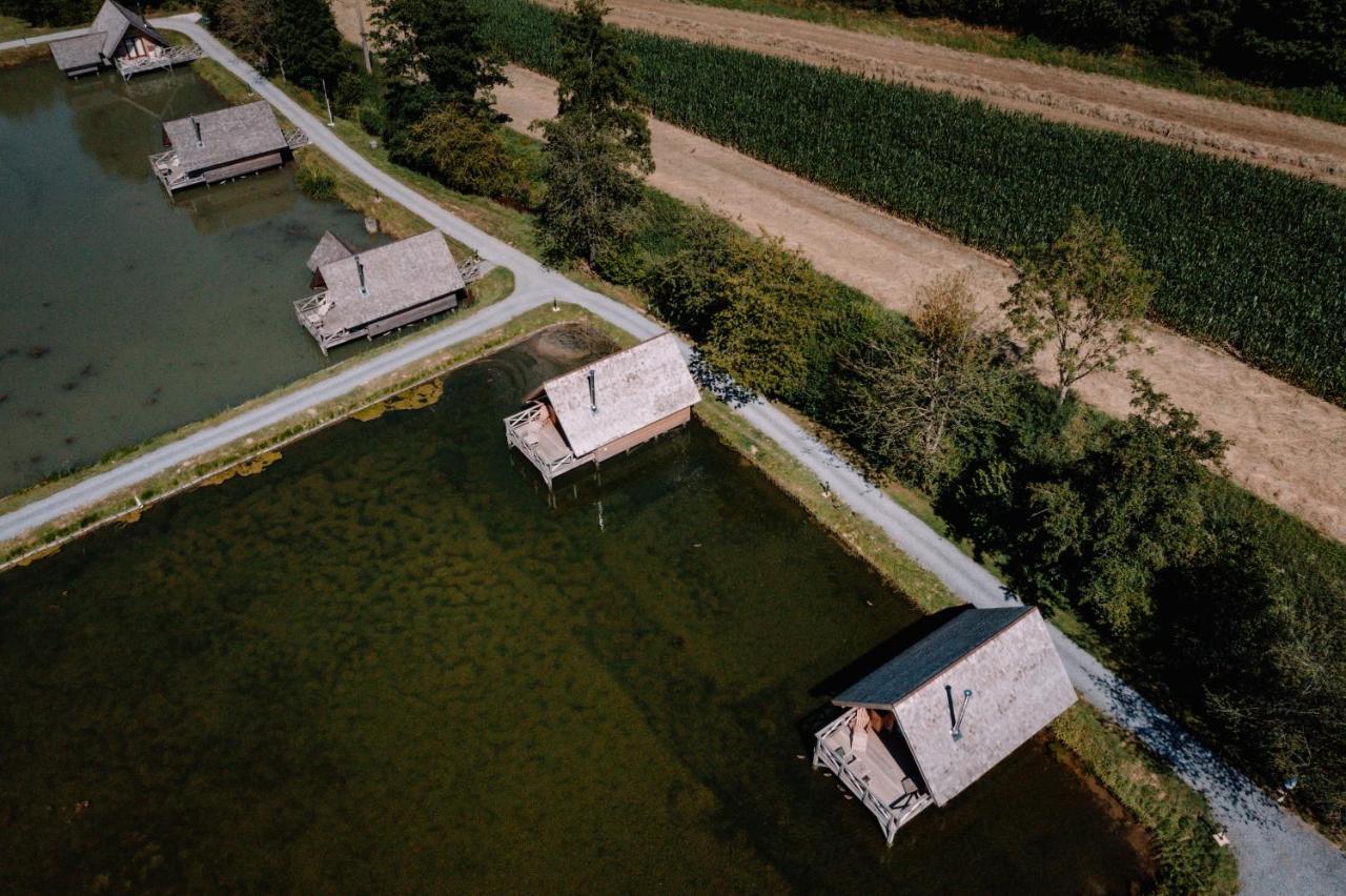 Aqualodge Hotel Insolite Ermeton-sur-Biert Exterior foto