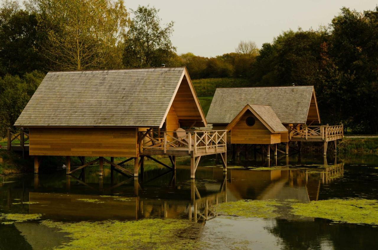 Aqualodge Hotel Insolite Ermeton-sur-Biert Exterior foto